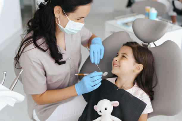 Best Emergency Tooth Extraction in Trumbull Center, CT