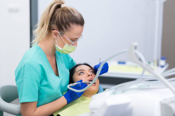Best Walk-In Emergency Dentist in Trumbull Center, CT